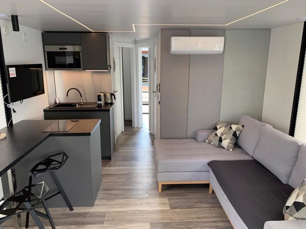 Ботели Houseboat-Dom na wodzie - Modern 1 - Gdynia Гдыня