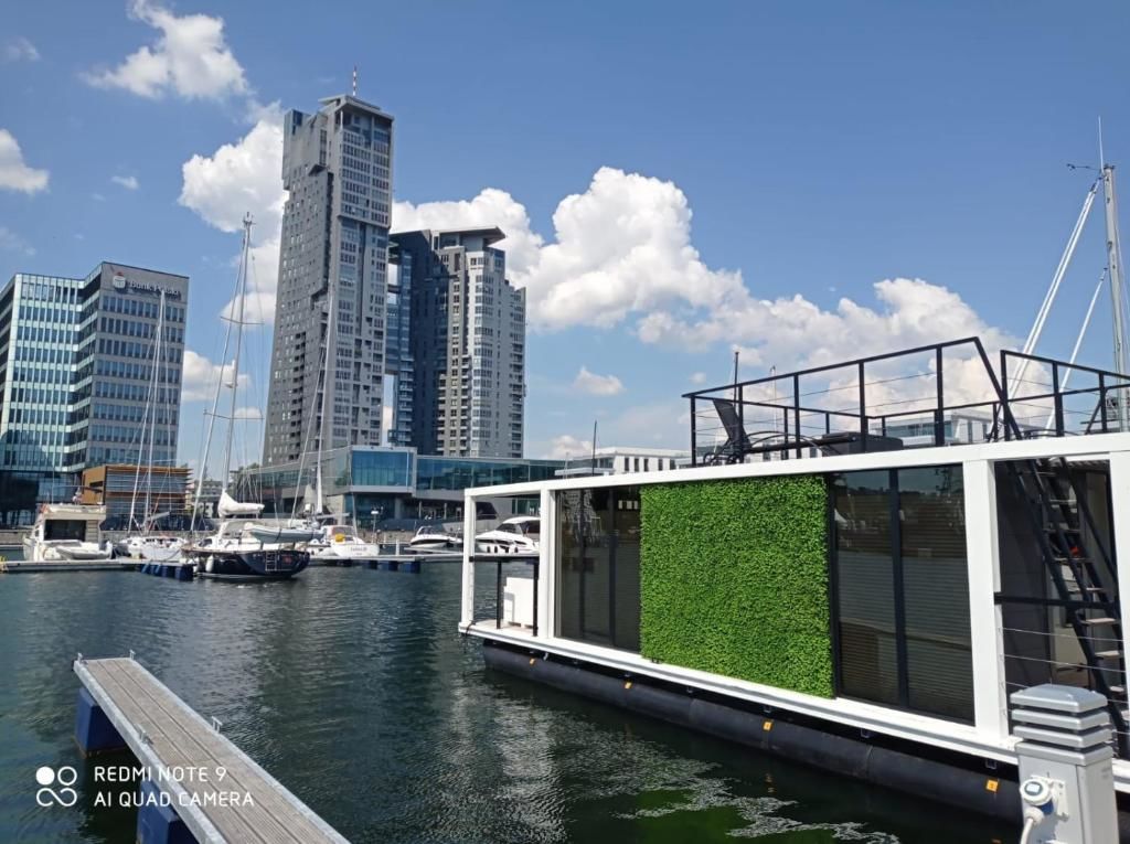 Ботели Houseboat-Dom na wodzie - Modern 1 - Gdynia Гдыня