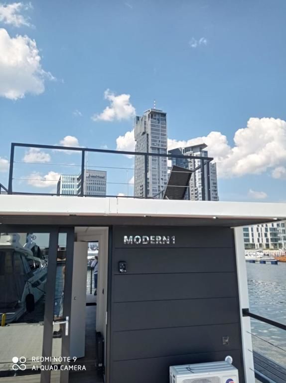 Ботели Houseboat-Dom na wodzie - Modern 1 - Gdynia Гдыня